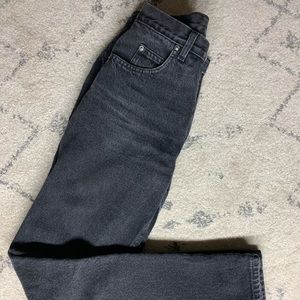 High waisted, vintage looking,mom black je…